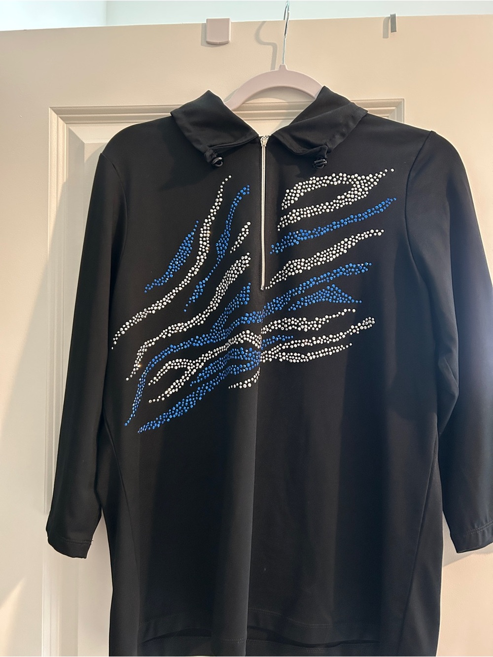 Chico’s Zenergy 3/4 Zip-Front golf pullover w/ Blue & White Rhinestone Design